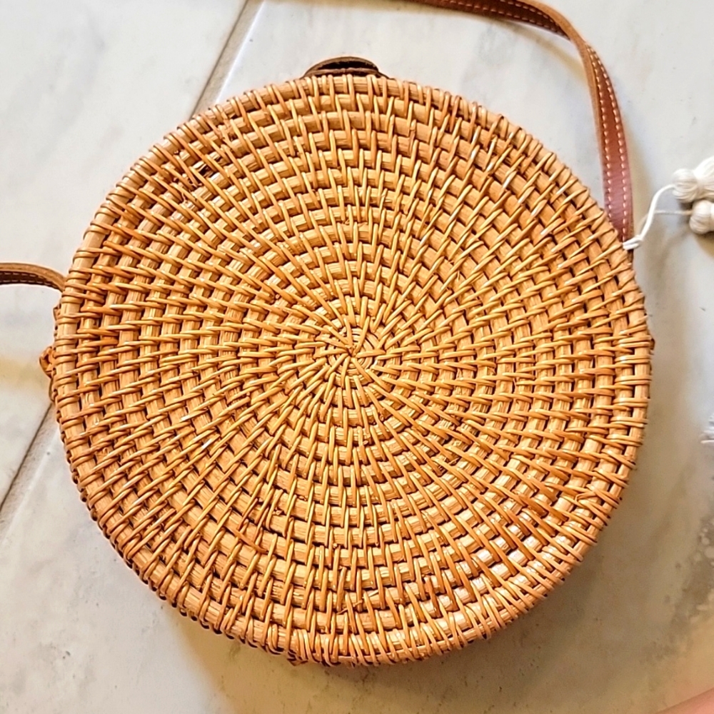 Boho Round Rattan Crossbody - Picture 5 of 7